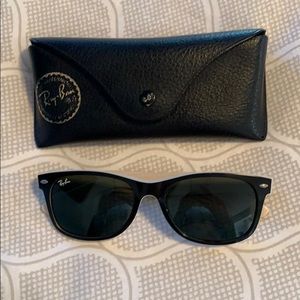 Classic Wayfairer Sunnies ☀️